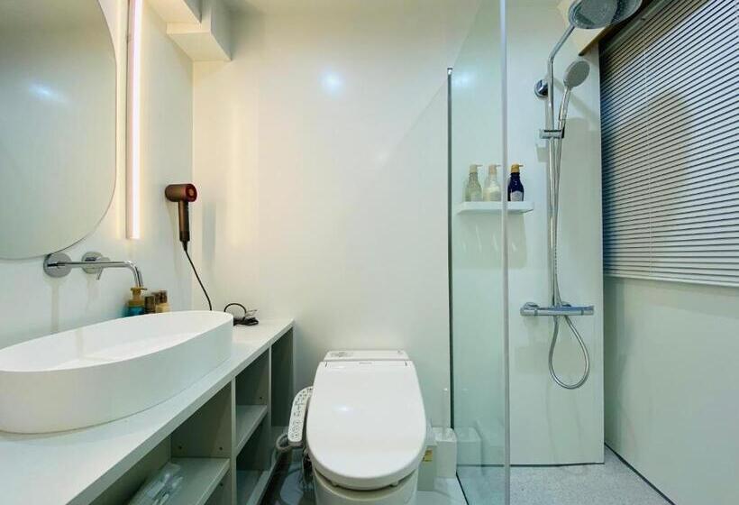 デラックスルーム, 东京中心上野公园时尚设计师房间ycoc 上野公园3分钟 车站1分钟 超级繁华 免费wifi 戴森吹风