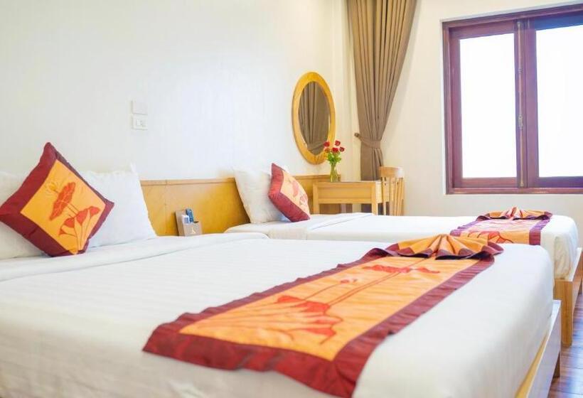 اتاق سوپریور سه تخته, Gia Le