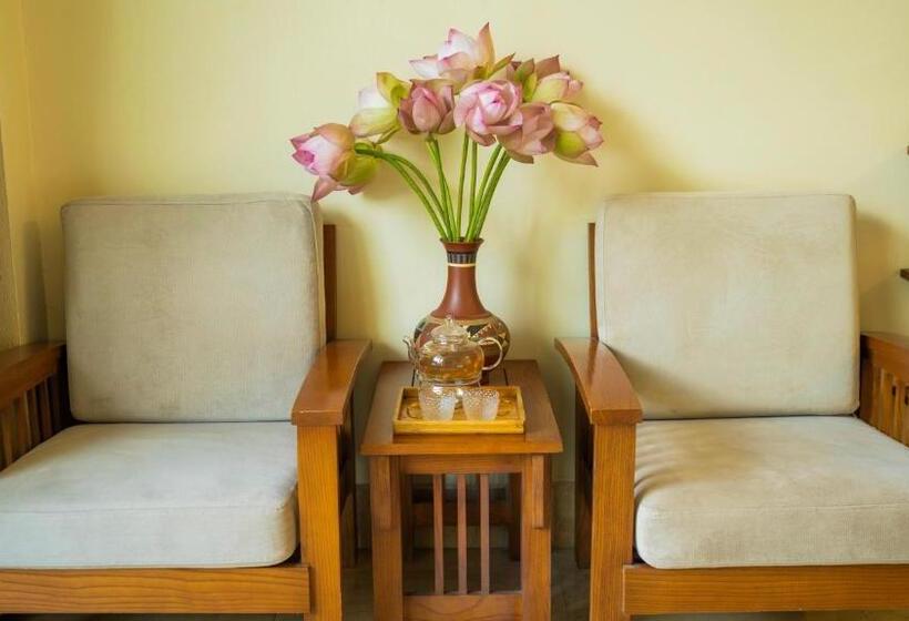 اتاق استاندارد, Gia Le