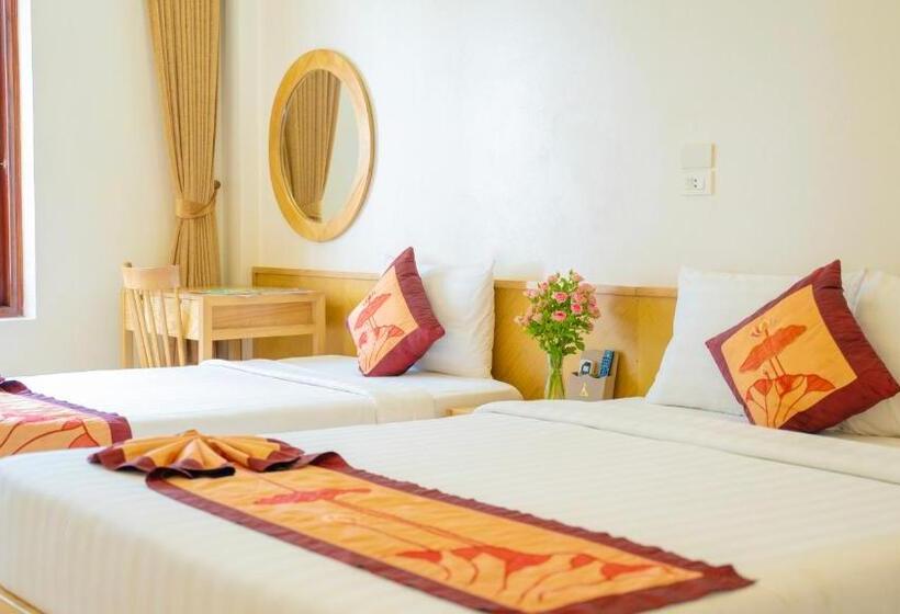 اتاق لوکس سه تخته, Gia Le