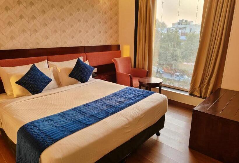 带大床的高级房间, Rosemallow Hotel New Delhi