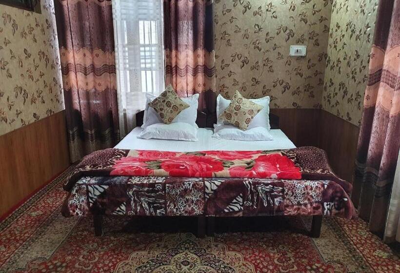 غرفة قياسية, Wazir Palace