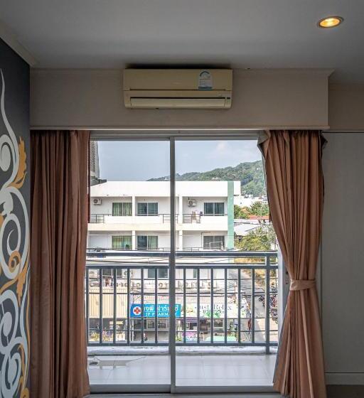 غرفة قياسية سرير كينج, Santi White House Patong