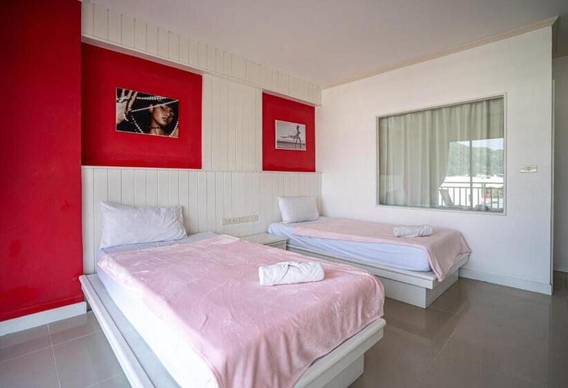 Quarto Estandar, Santi White House Patong