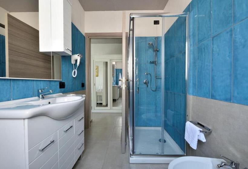 اتاق خانوادگی با چشم‌انداز دریا, Bellevue Sardinia Resort, Affiliated by Meliá