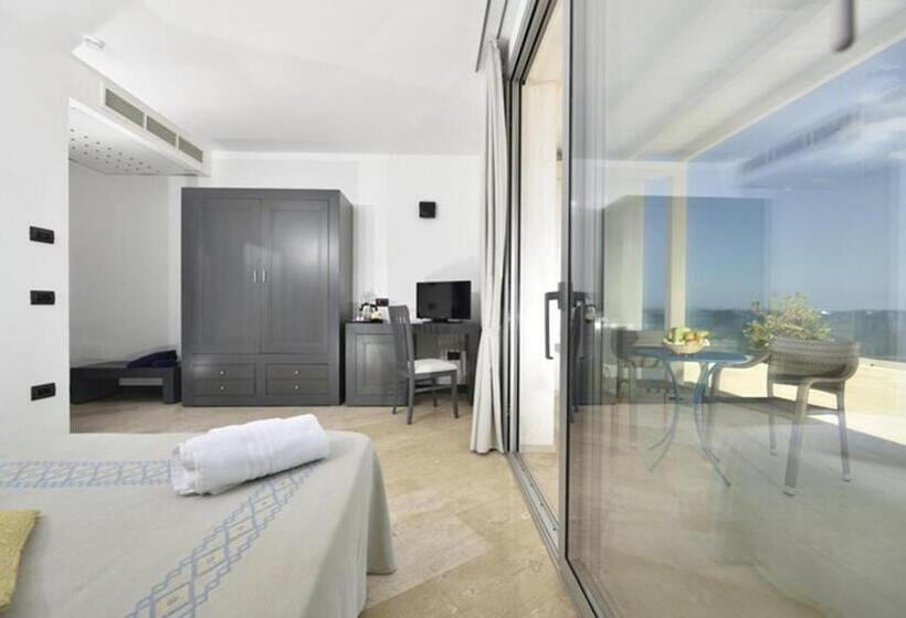 Семейный Номер Боковой Вид на Море, Bellevue Sardinia Resort, Affiliated by Meliá