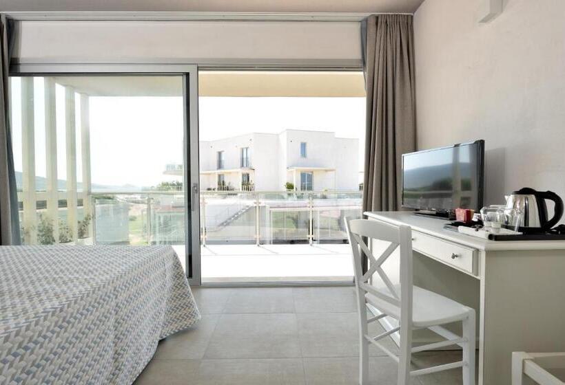 Номер Стандарт Вид на Сад, Bellevue Sardinia Resort, Affiliated by Meliá