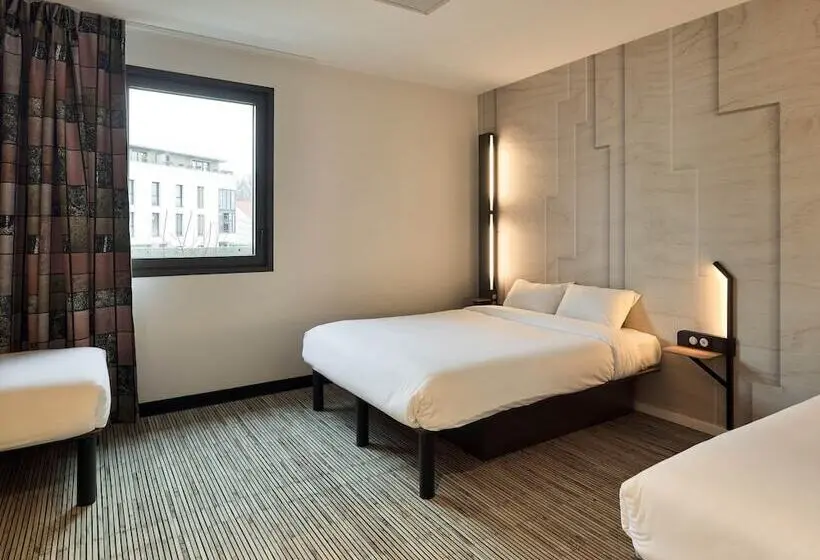 Standard Neljän Hengen Huone, B&b Hotel Versailles Rocquencourt