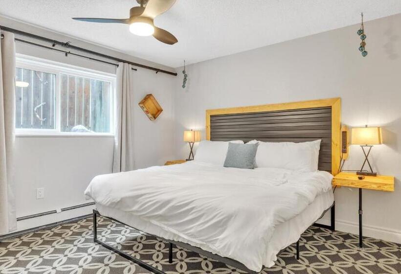 חדר סטודיו סטנדרד, Highliner Hotel  King Suite 110 Hotel Room