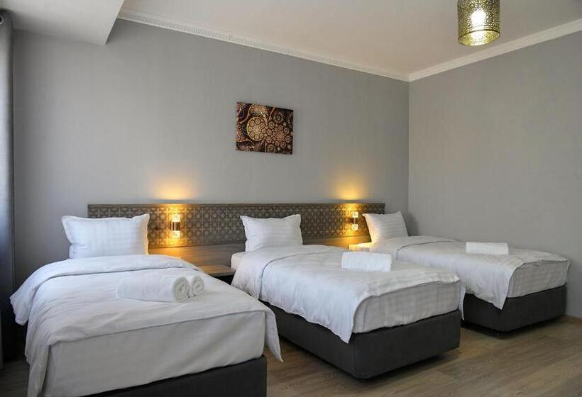 غرفة قياسية ثلاثية, Khan Hotel Samarkand