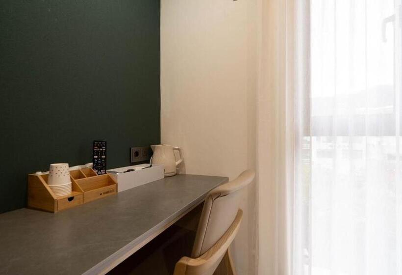 غرفة ديلوكس, Hound Hotel Gimhae Samgye