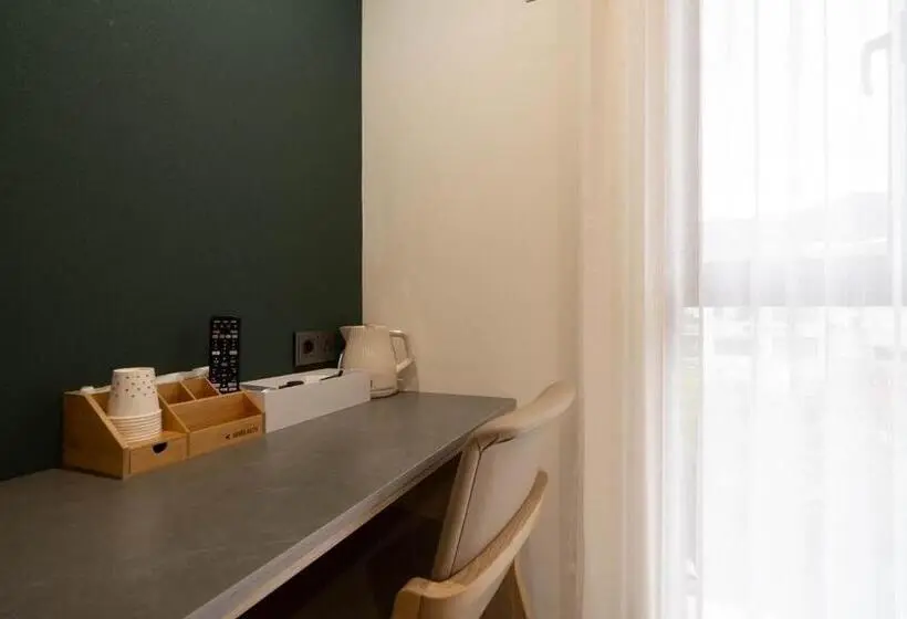 اتاق لوکس, Hound Hotel Gimhae Samgye