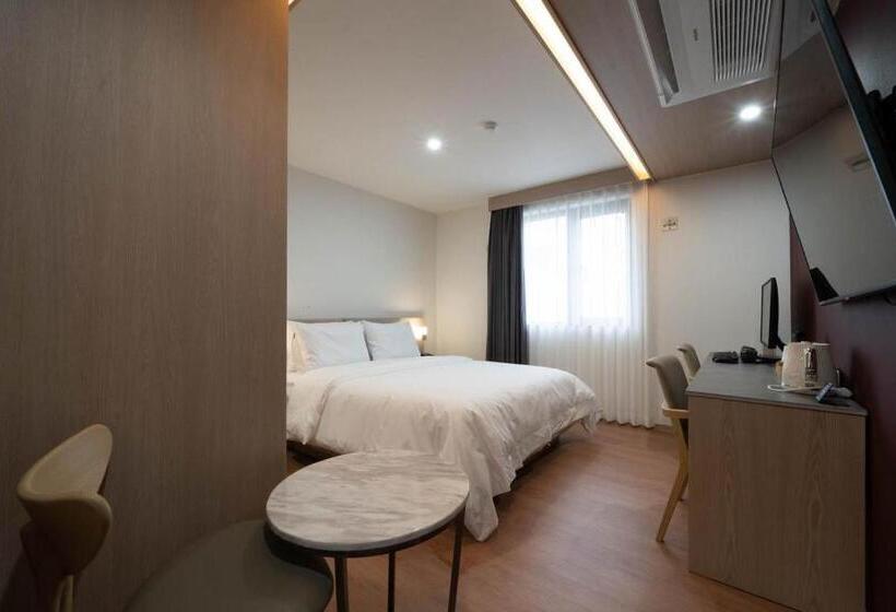 غرفة قياسية, Hound Hotel Gimhae Samgye