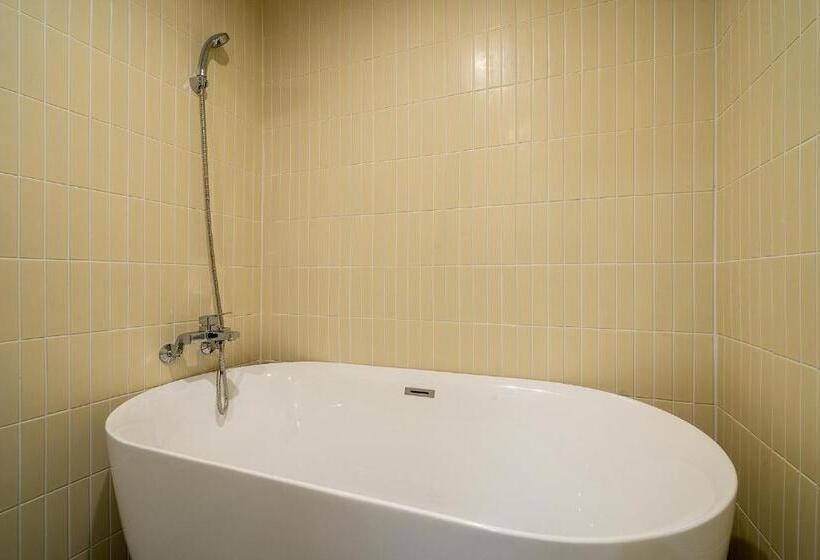 اتاق خانوادگی, Hound Hotel Gimhae Samgye
