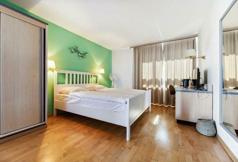 חדר סטנדרט נוף להרים, Becozy Du Lac Self Check In Hotel Riviera Edition