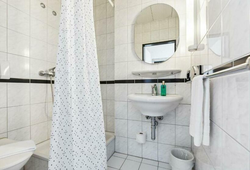 חדר סטנדרט נוף להרים, Becozy Du Lac Self Check In Hotel Riviera Edition