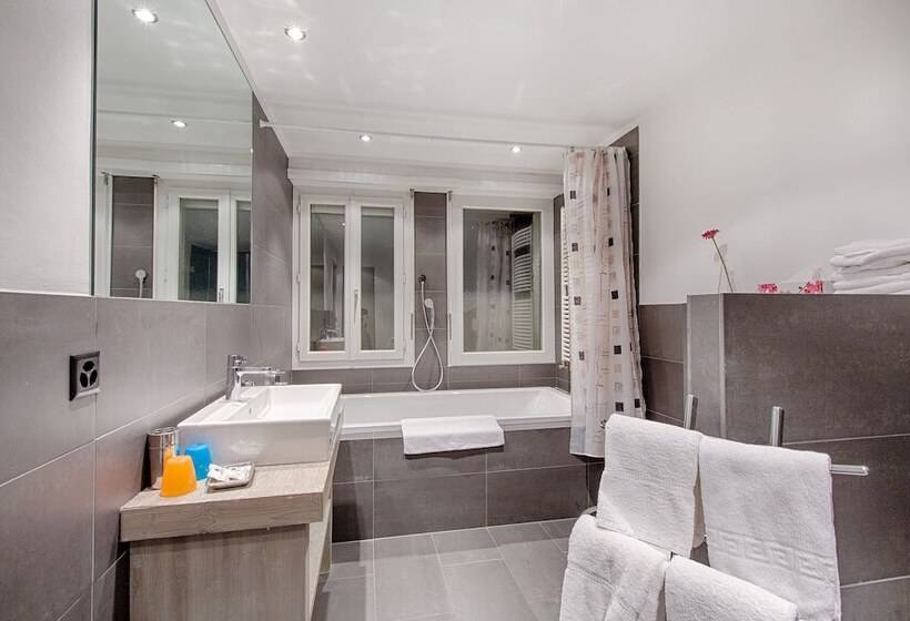 Апартаменты 3 Спальни, Central, Spa & Lounge Bar