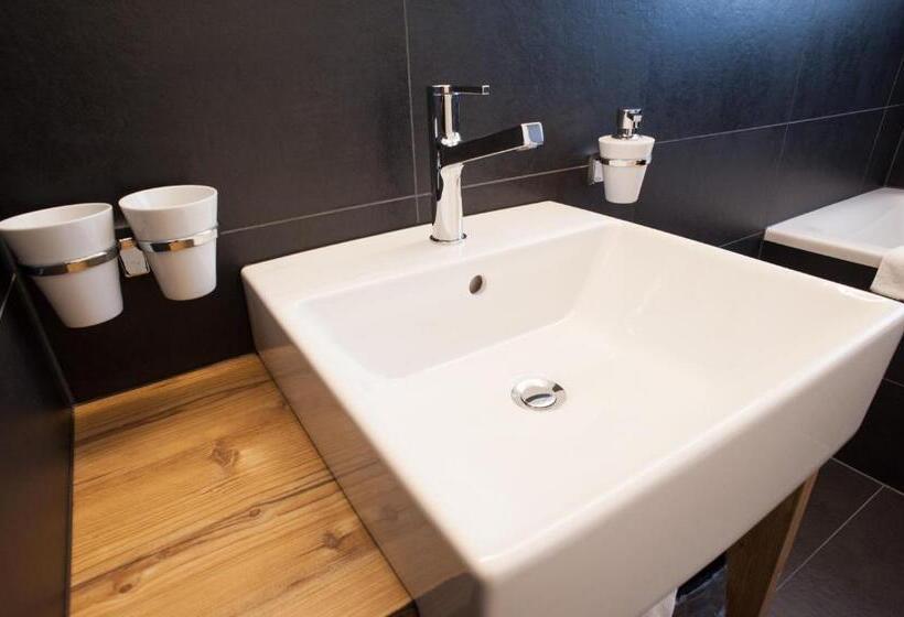 Deluxe-huoneisto 2 Makuuhuonetta, Elite Alpine Lodge Apart & Breakfast