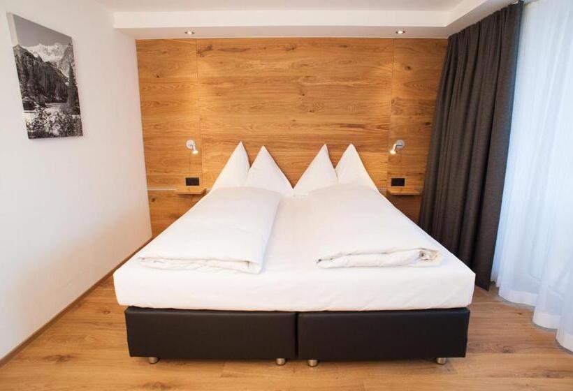 Deluxe-huoneisto 2 Makuuhuonetta, Elite Alpine Lodge Apart & Breakfast