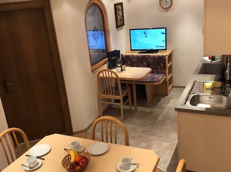 Апартаменты 2 Спальни, Garni Bergwelt