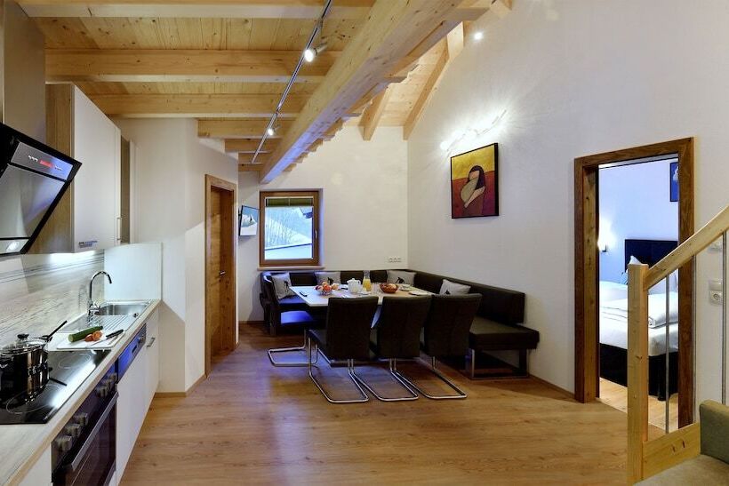 Апартаменты 3 Спальни, Garni Bergwelt
