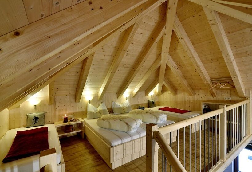 Апартаменты 3 Спальни, Garni Bergwelt