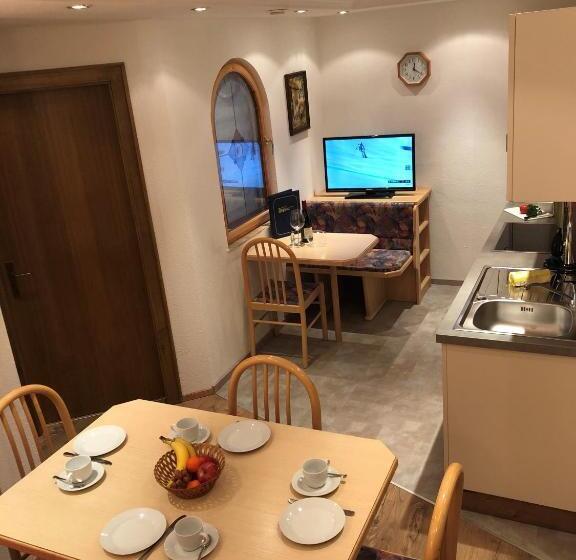 Апартаменты 2 Спальни, Garni Bergwelt