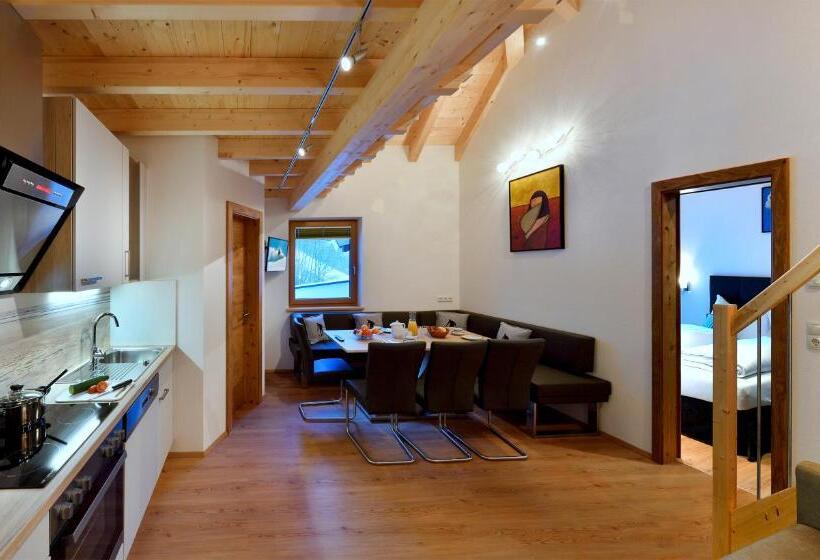 Апартаменты 3 Спальни, Garni Bergwelt