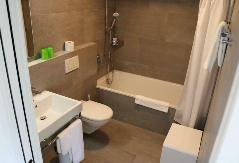 Номер Стандарт Вид на Горы, Guarda Lodge