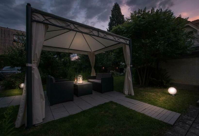 带1个卧室的高档别墅, Max Aviation Villa & Apartments