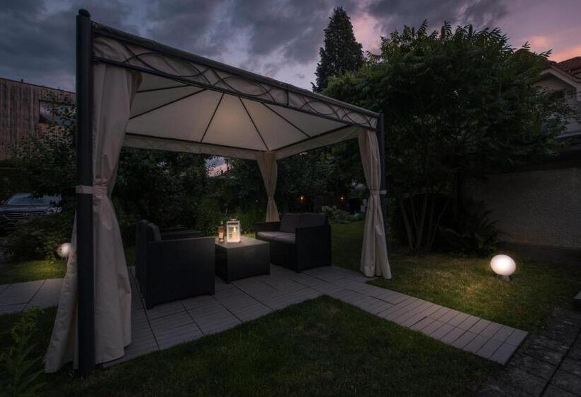 带1个卧室的豪华别墅, Max Aviation Villa & Apartments