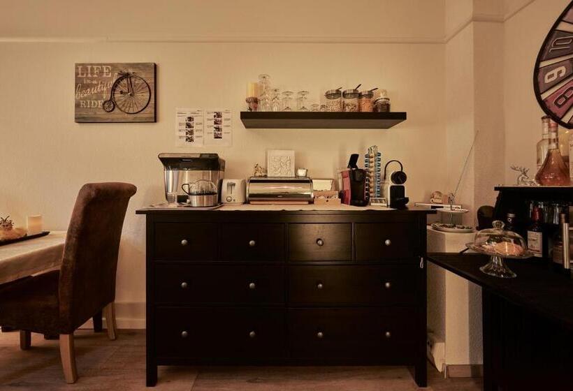 带1个卧室的豪华别墅, Max Aviation Villa & Apartments