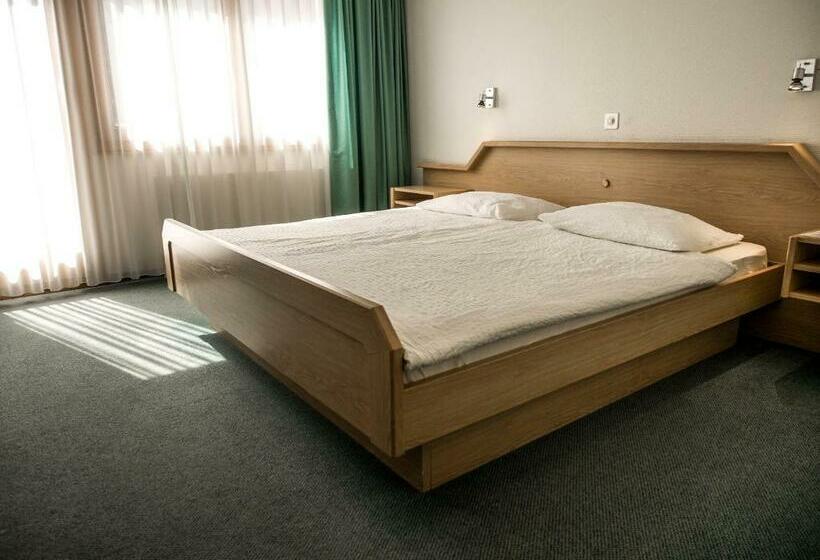 חדר משפחתי, Olympica