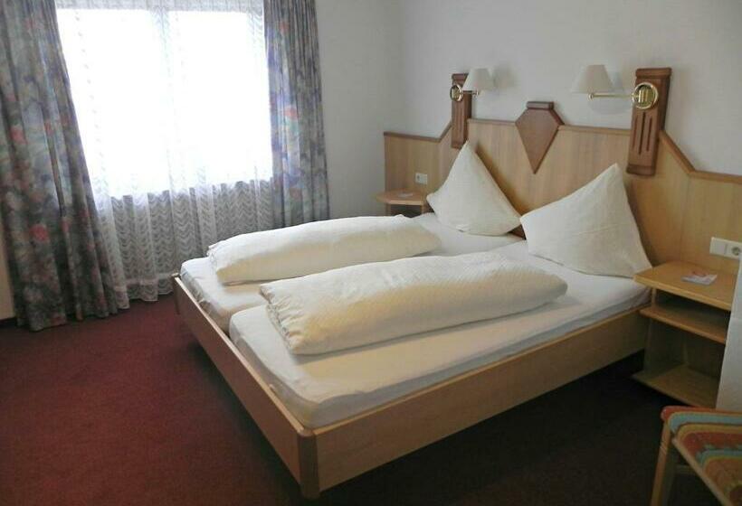 חדר משפחתי, Restaurant Sonnhof