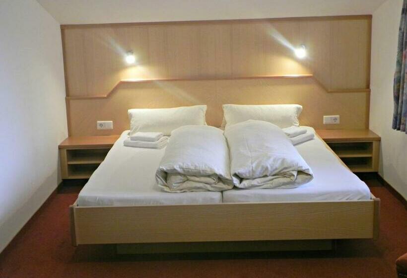 חדר משפחתי, Restaurant Sonnhof