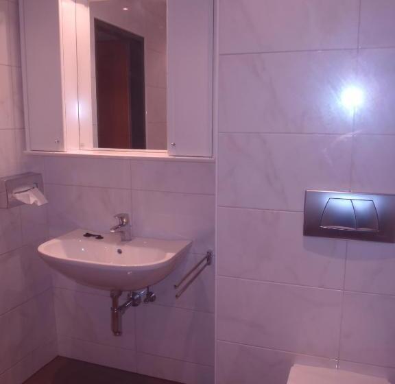 Семейный Номер, See Hotel Post Am Attersee