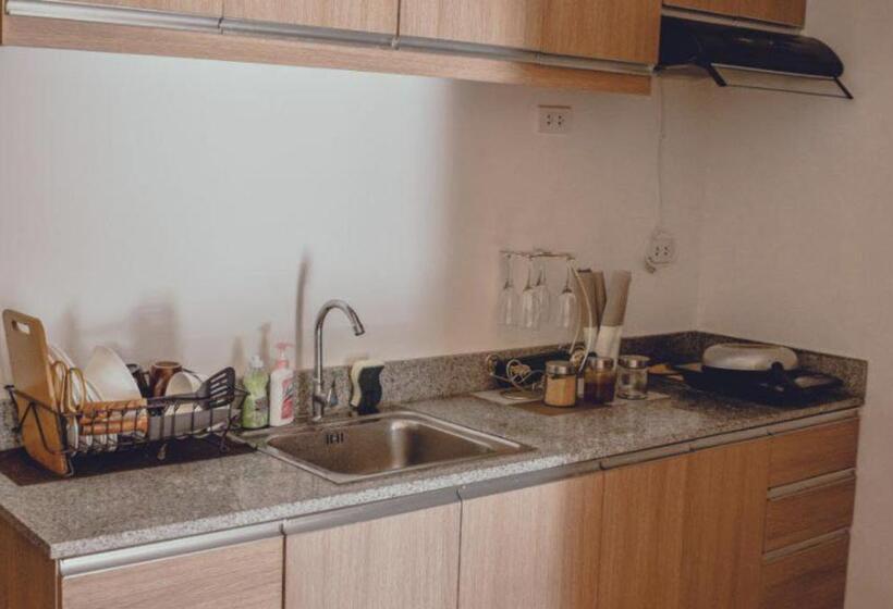 اتاق خانوادگی, Aipad Condo Rentals