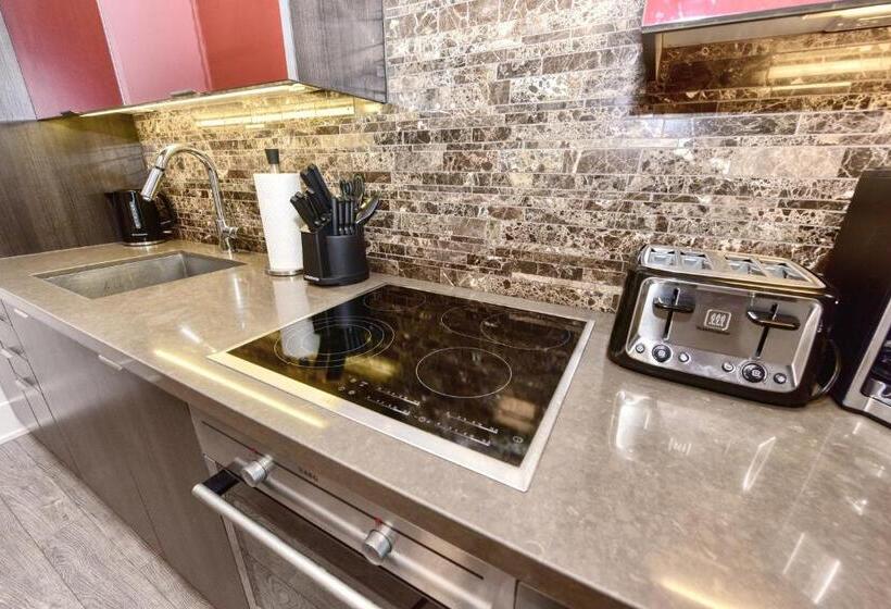 شقة غرفتين, 300 Front Property