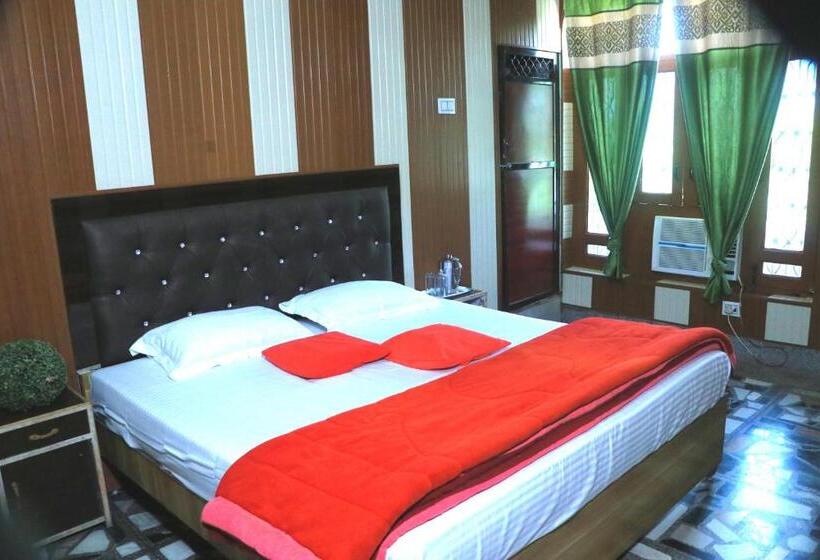 スタンダードルーム, Corbett Atulyam Home Stay