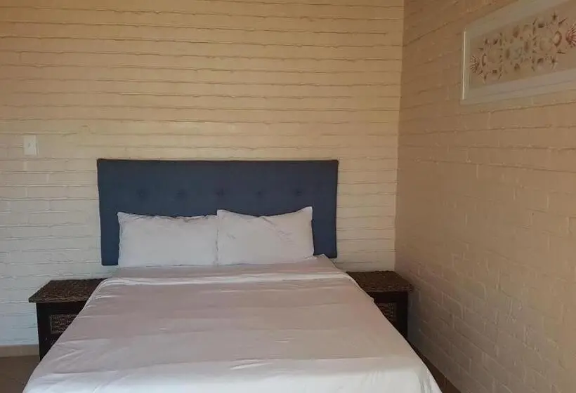 Perhehuone, Golden Dawn Chalets