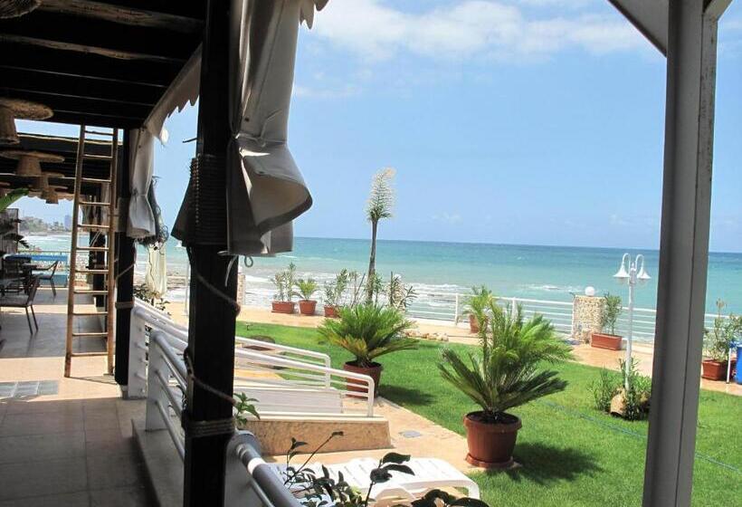 سوییت جونیور با چشم‌انداز دریا, Le Blanc Bleu