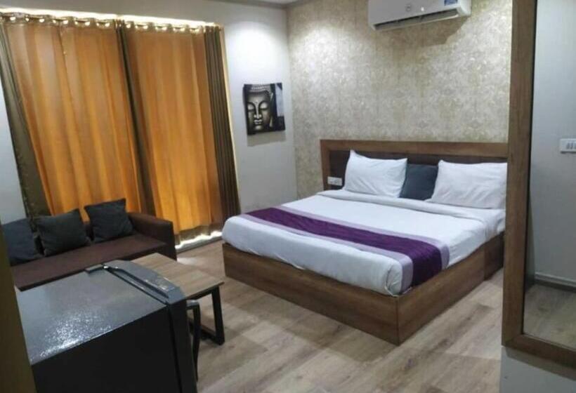 三人经典房间, Pop 80730e Hotel Rajeshwari