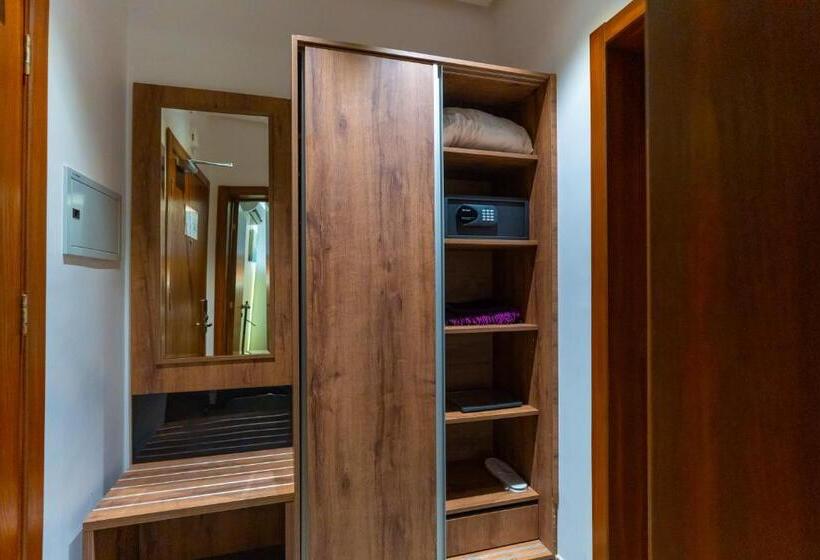 חדר סטנדרט מותאם לאדם עם מוגבלויות, Rasia Hotel Jeddah