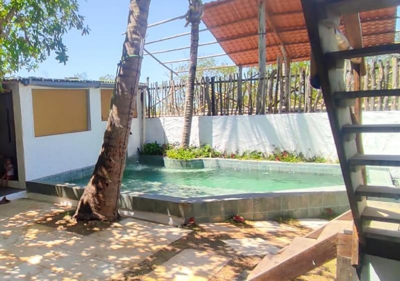 غرفة أساسية, Dumangue Kite House