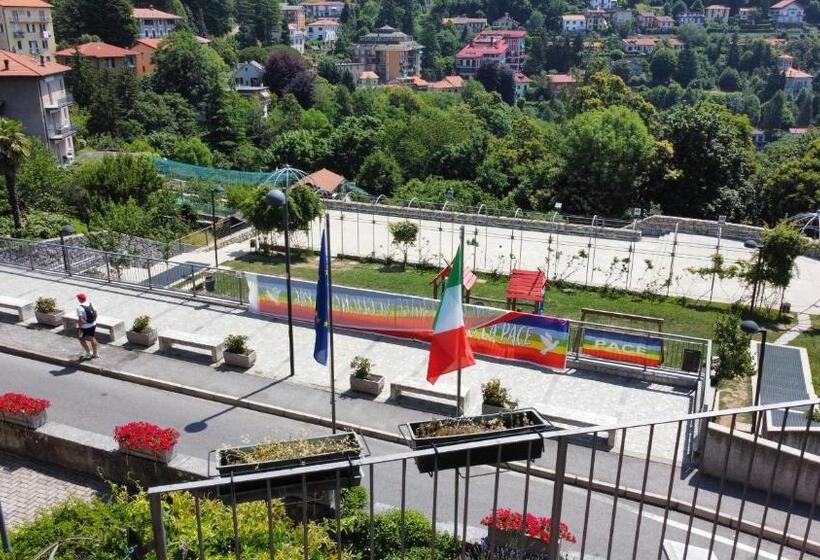 غرفة قياسية مزوَّدة بتراس, Da Laura