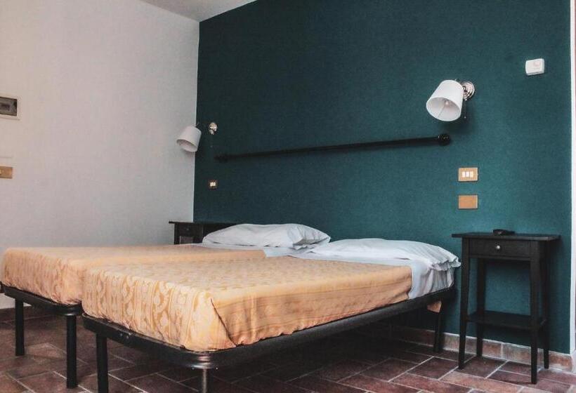 غرفة قياسية مزوَّدة بتراس, Da Laura