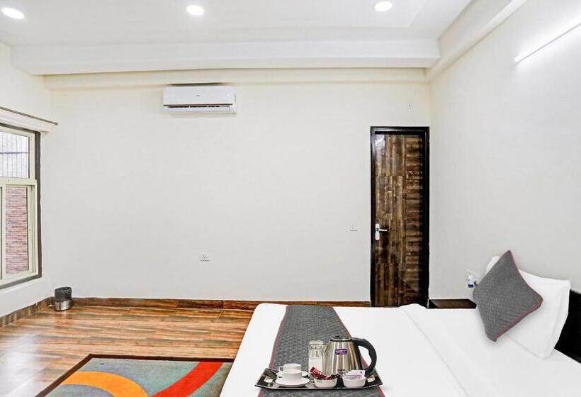 Трехместный Номер Классика, Collection O Hotel The Sunrise