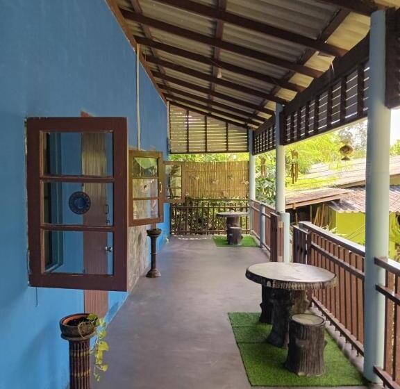 디럭스 룸, Chor Chaba