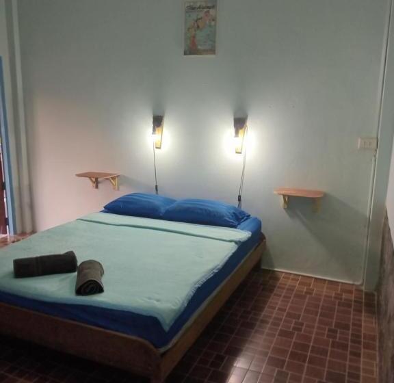 디럭스 룸, Chor Chaba