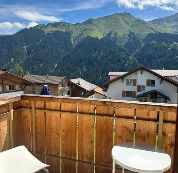 Perhehuone, Pez Regina   Nordic Style Alps